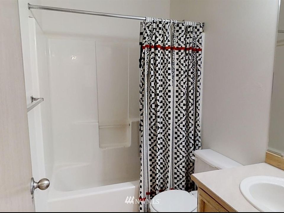 1st image of 2004 S 370th St