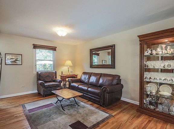 4th image of 1136 Black Oak Dr