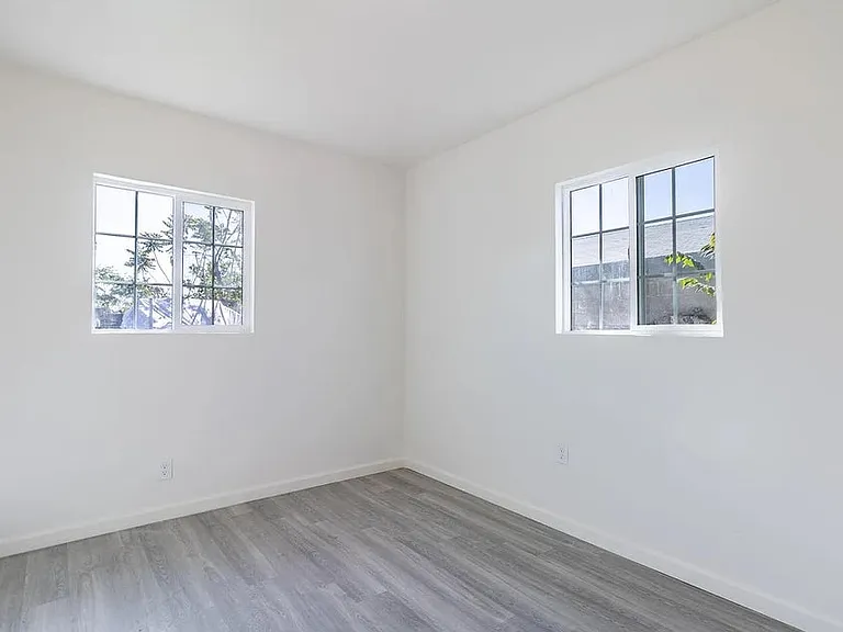 338 Augusta St #B — Photo 6