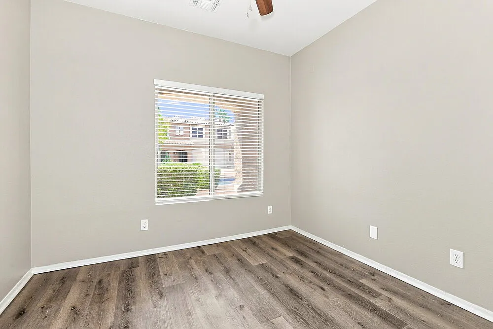 4 bed, 2.0 bath, 1909 sqft, $1,925 — Photo 4