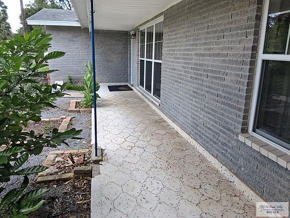 2nd image of 104 S Clubhouse Rd