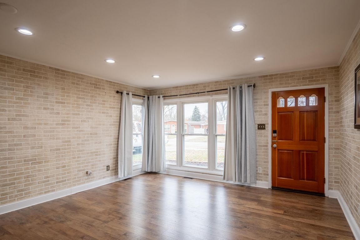 next background image