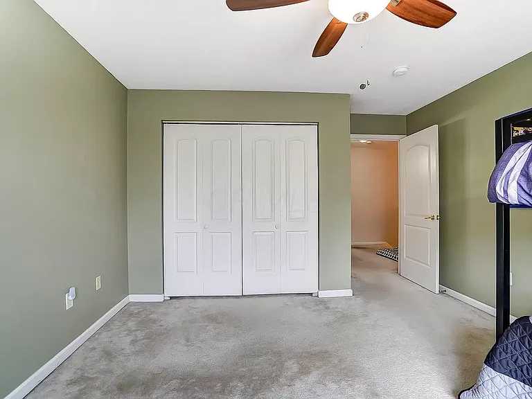 728 Spring Valley Dr — Photo 37