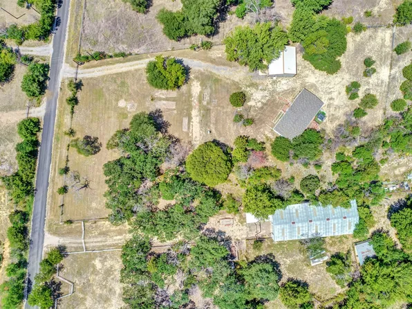 391 Highland Dr, Springtown, TX 76082