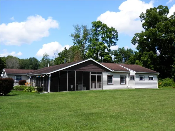 43 W River St, Waterloo, NY 13165