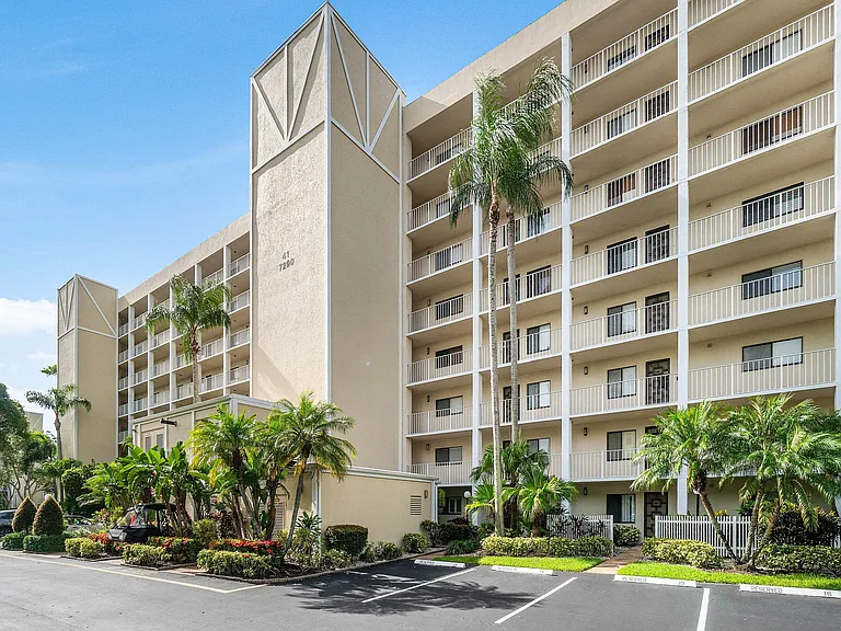 7290 Kinghurst Dr #106 — Photo 41