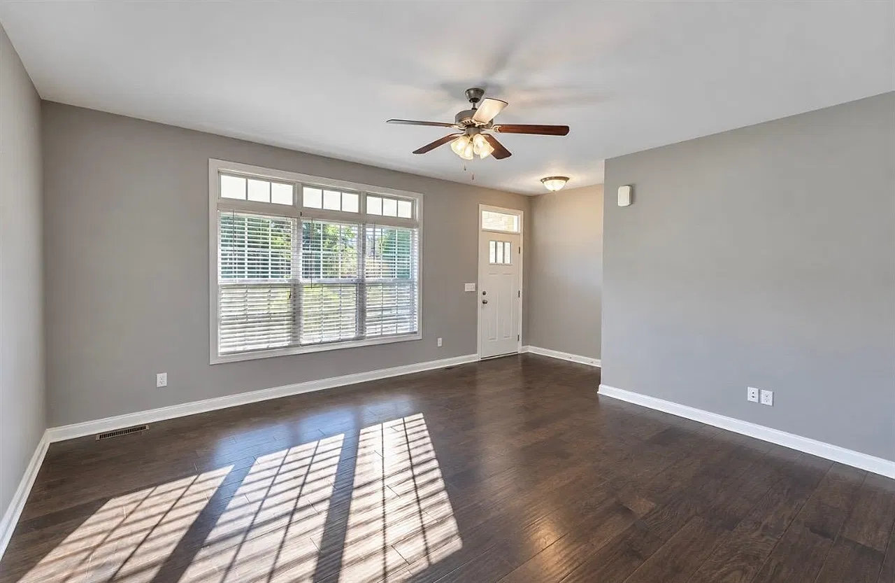 3 bed, 1380 sqft, $1,800 — Photo 4