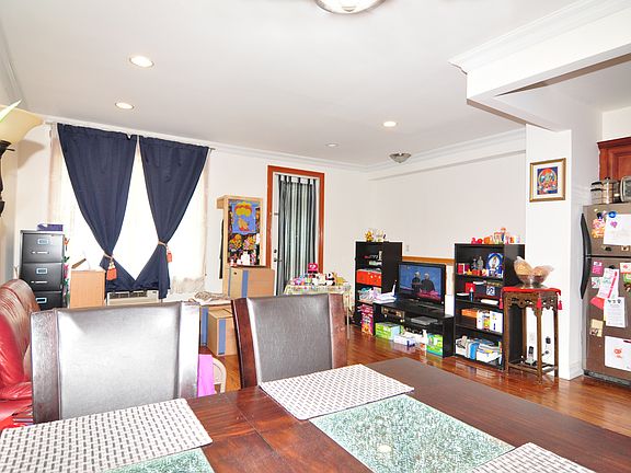 3rd image of 8756 18th Ave #1G