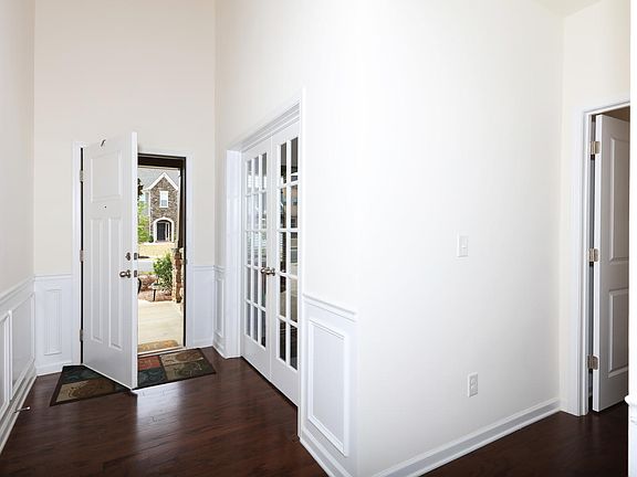 3rd image of 127 Eagles Landing Dr