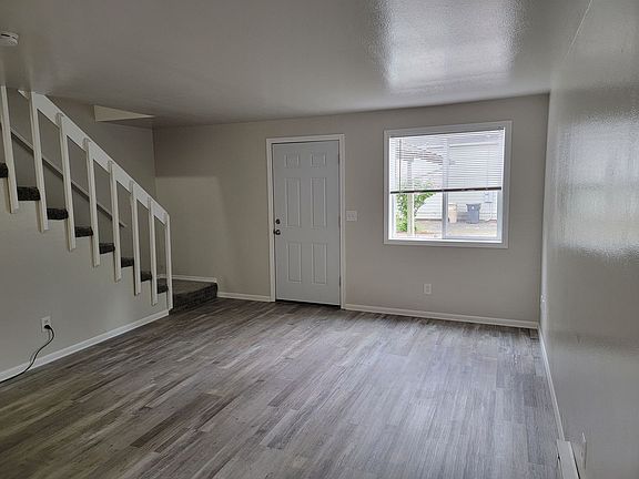 3rd image of 1622 College St #1624