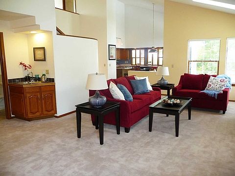 Wgreat-rm-wet-bar.jpg