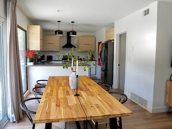3rd image of 710 W Spruce Ave