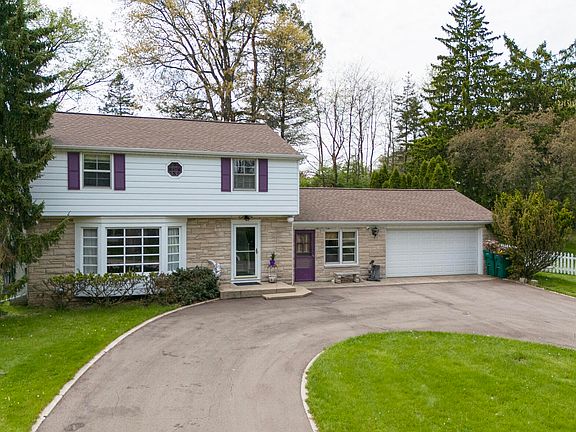 2nd image of 1734 Greenbriar Dr