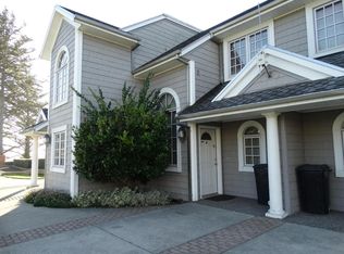 1070 1st St, Tillamook, OR 97141