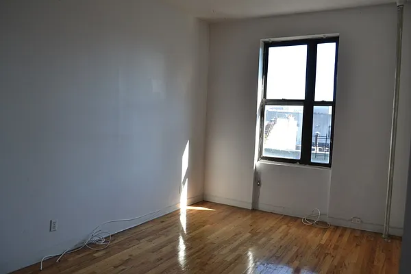 Rented by Bohemia Realty Group | media 19