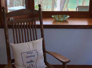 160 Riverside Dr, Flippin, AR 72634