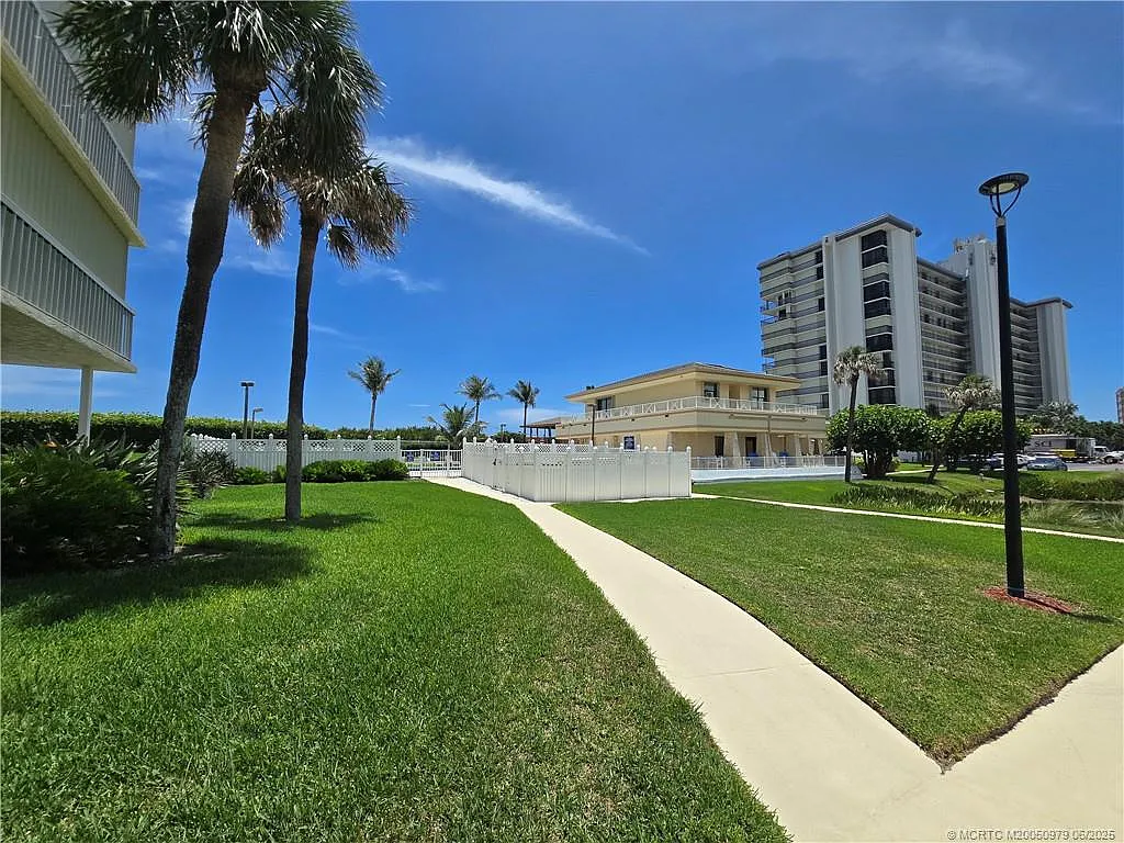 Building Photo - 10600 S Ocean Dr #709