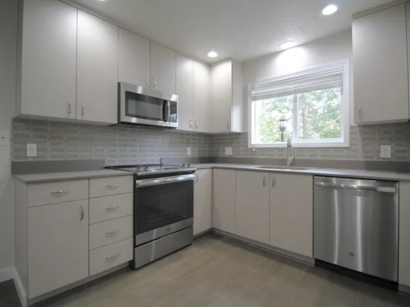 6515 SW Terri Ct, Portland, OR 97225