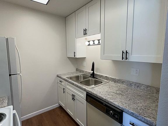 5th image of 1001 N Church St APT C