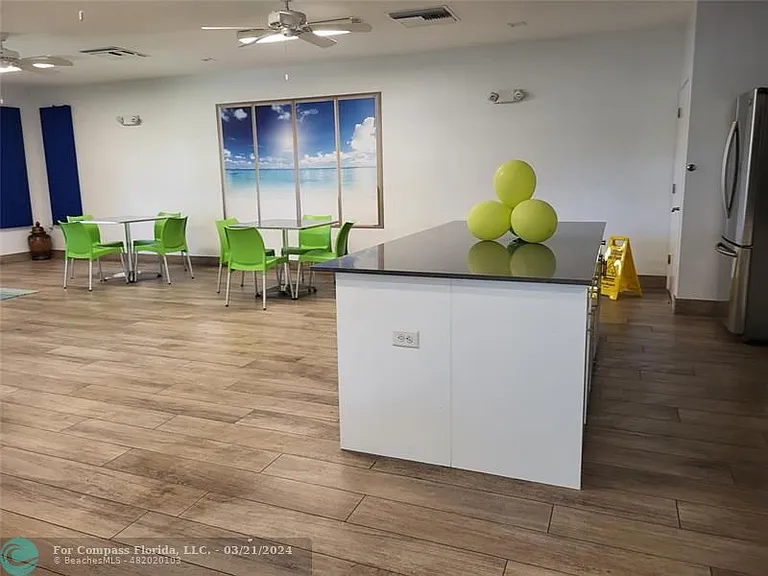 3300 N Palm Aire Dr #606 — Photo 32