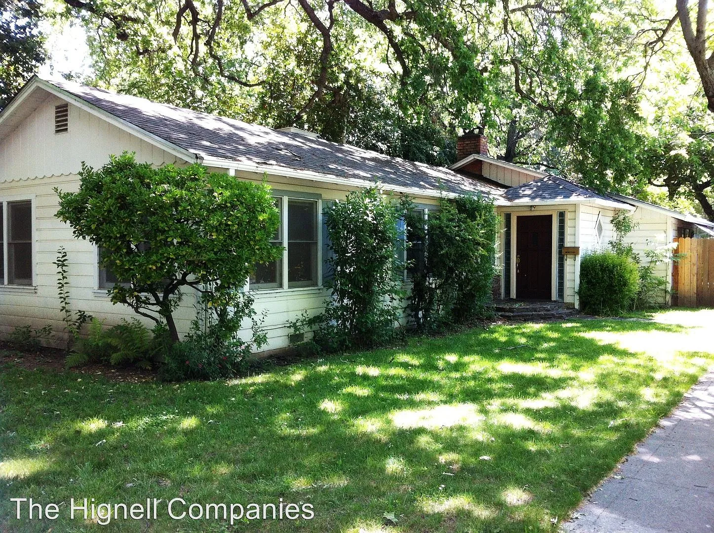607 Cypress St photo 1