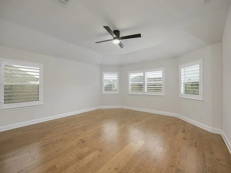 918 Sydney Ln — Photo 22