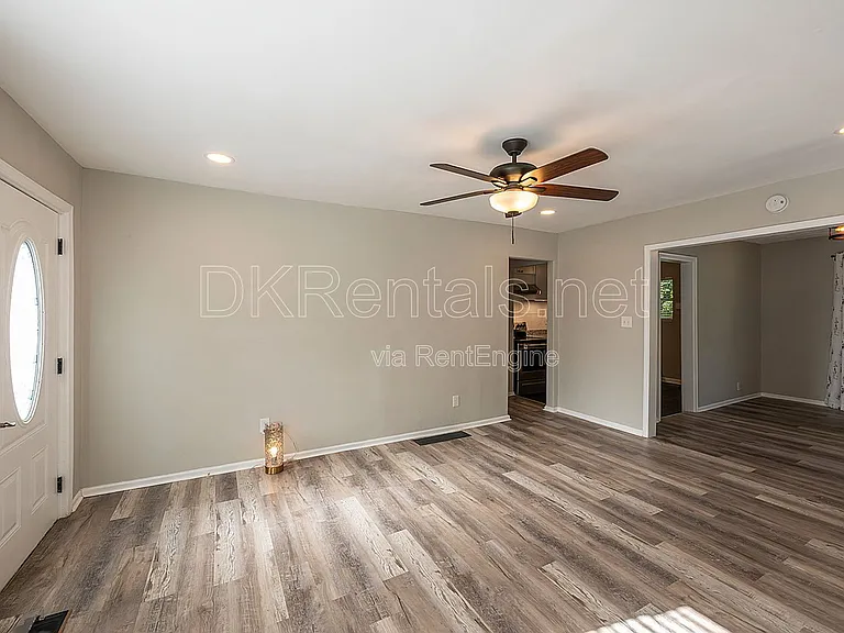 2874 Blount St — Photo 11