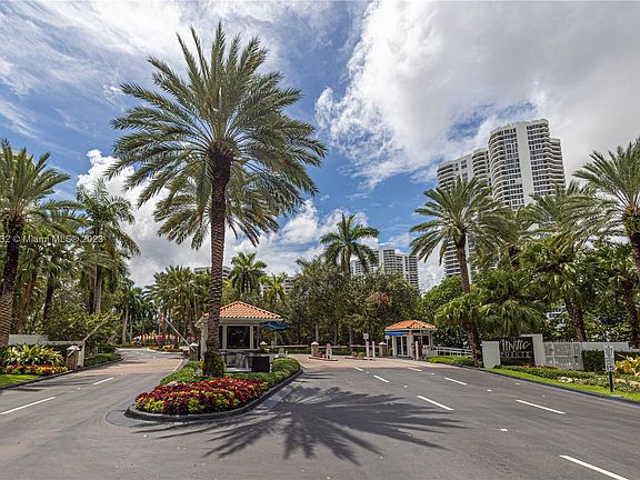 5th image of 3500 Mystic Pointe Dr APT 905