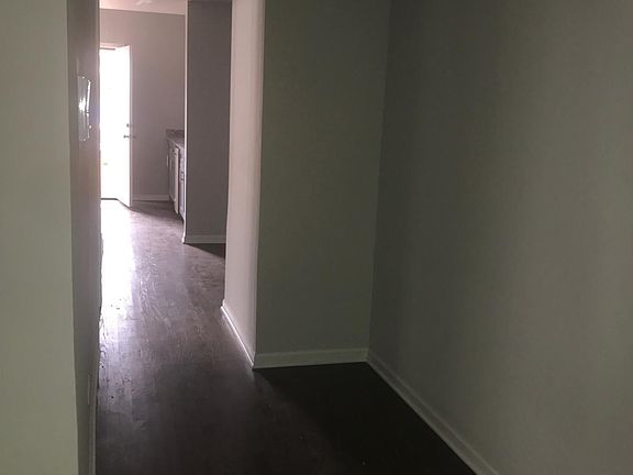 4th image of 4610 S Lake Park Ave