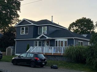 7 Thayer Pl, West Islip, NY 11795