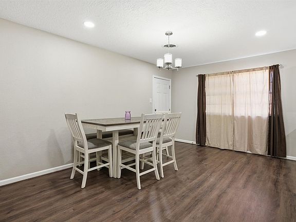 5th image of 3517 Longwood Dr
