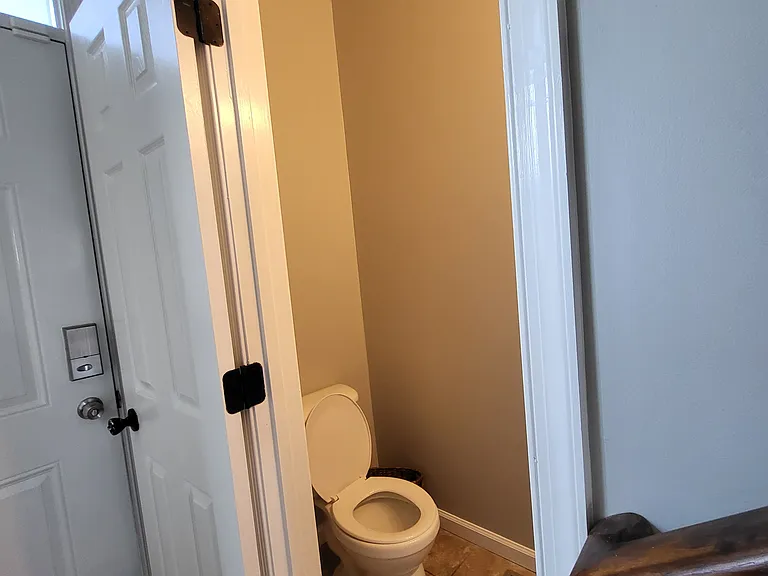 114 Vince Dr — Photo 8