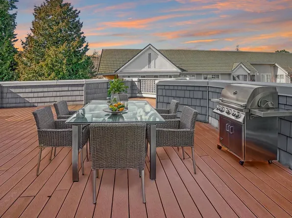 15555 16th Ave #411, Surrey, BC V4A 1R7