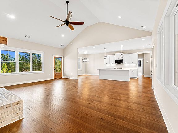 5th image of 494 Quiet Pine Rd