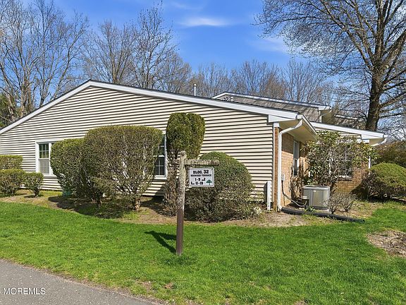 2nd image of 1 Boxwood Terrace #243