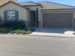 2338 Lombard Ln, Clovis, CA 93619