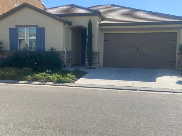 2338 Lombard Ln, Clovis, CA 93619