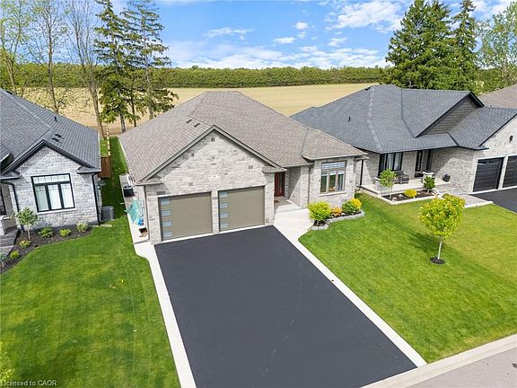 2nd image of 14 Stonebridge Pl