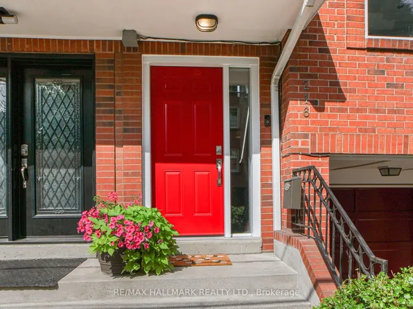 216 Milan St, Toronto, ON M5A 3Z6