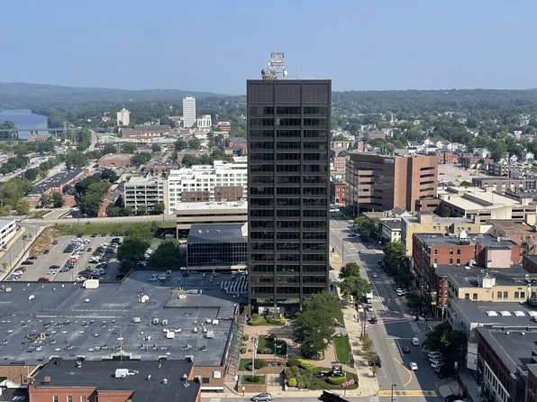 The Residence at 1000 Elm