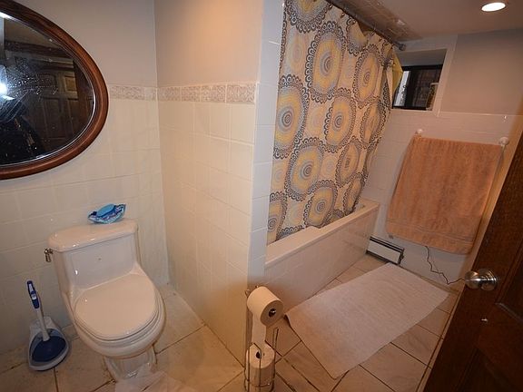 5th image of 2522 38th St APT 1