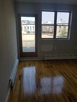 Rented by MNS | media 12