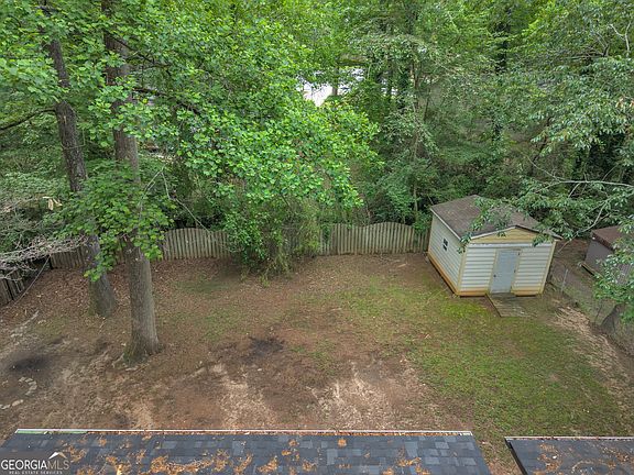 3rd image of 360 Hemlock Dr