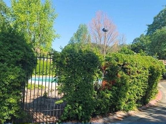 3rd image of 4720 Greenholme Dr APT 4