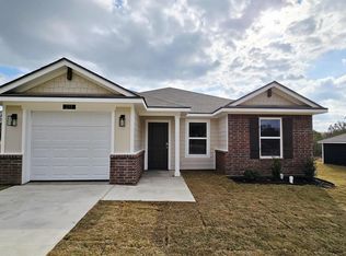 273 Omaha St, Gladewater, TX 75647