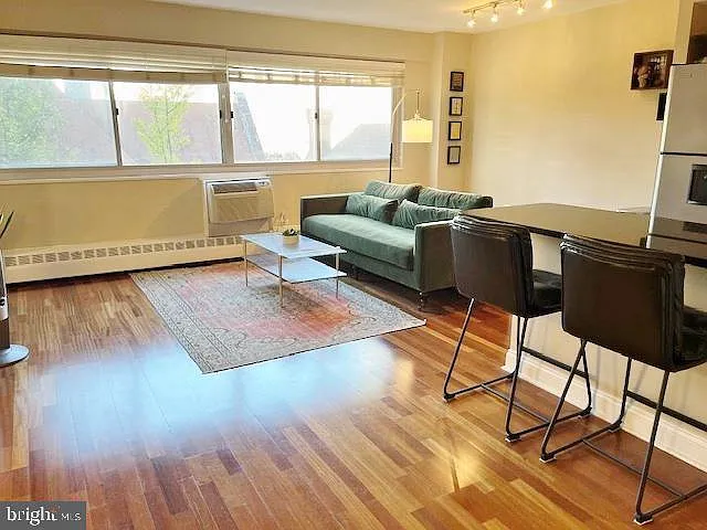 2101 Chestnut St #517 — Photo 6