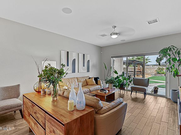 3rd image of 13097 Cozy Cove Ave