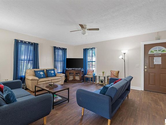 2nd image of 107 W Main St