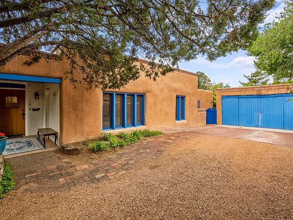 4th image of 804 Galisteo St