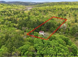 130 Crooked Ledge Rd, Southampton, MA 01073